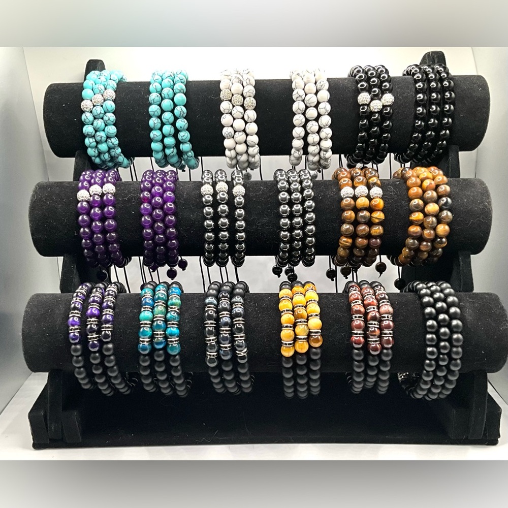 Aura Vita 54 bracelet set with gift boxes and velvet display